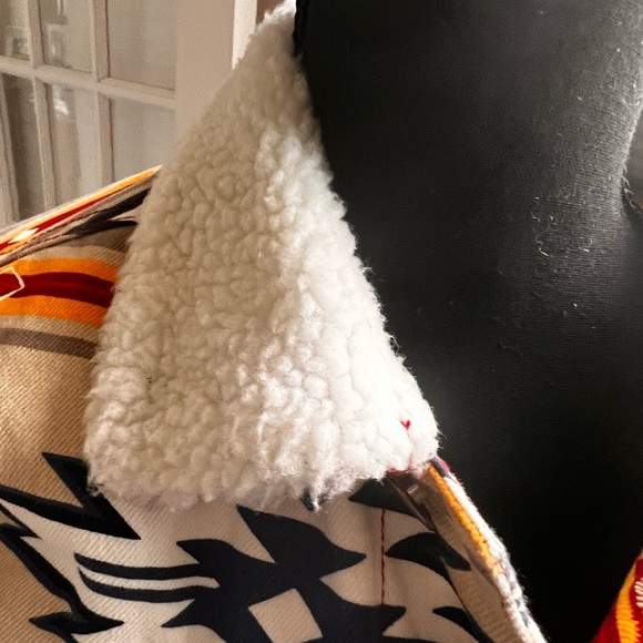 NWT Yellowstone Inspired Aztec Print Sherpa Lined Button Up Denim Jacket - Picture 8 of 8